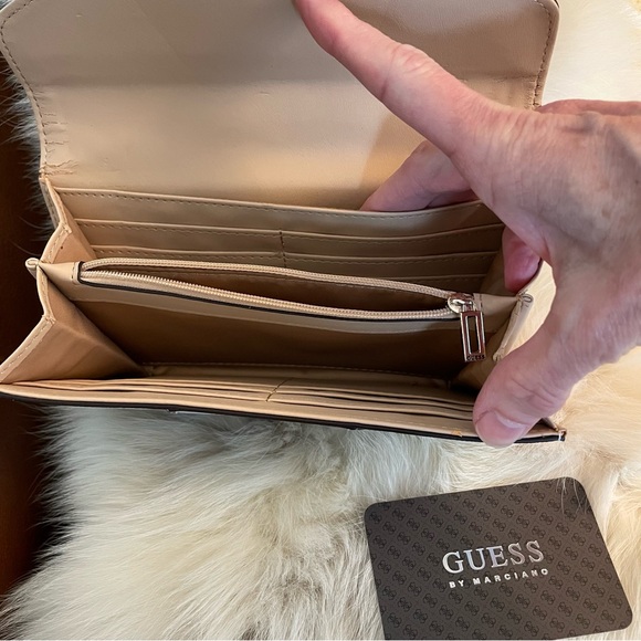 Guess Color Block Envelope Clutch - Picture 6 of 9